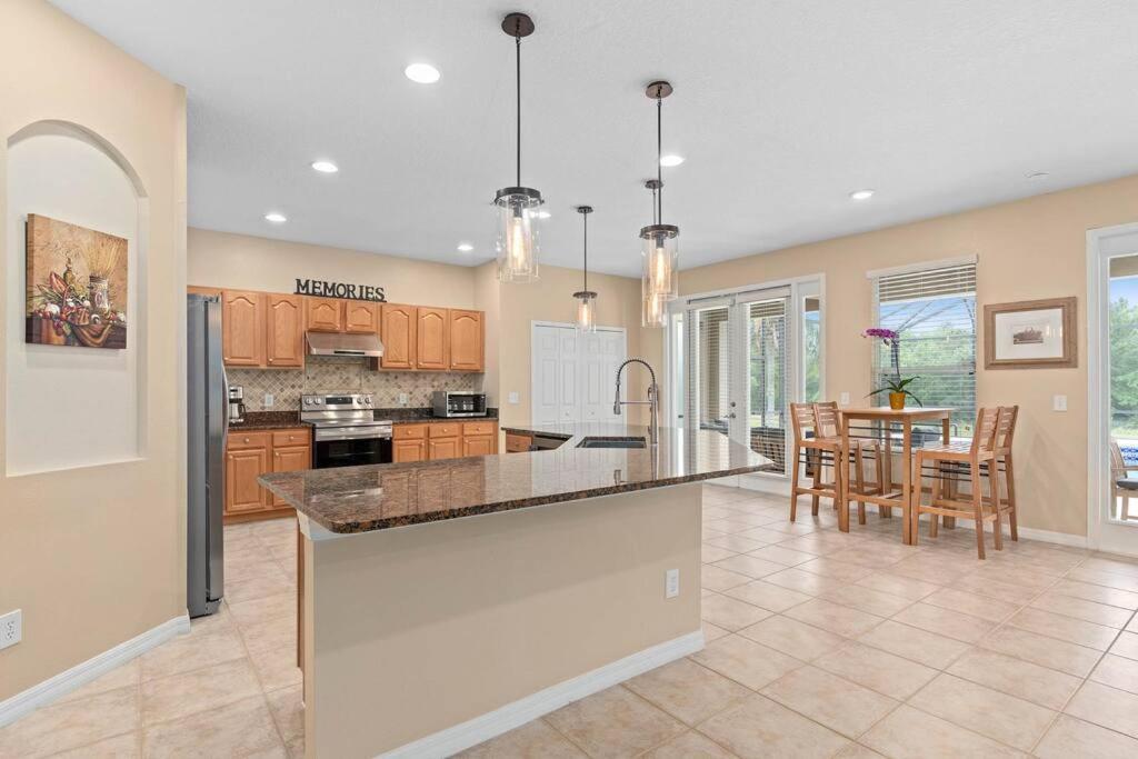 Lakeview W/8 Bedroom 5 Kingsuite 3 Miles To Disney Kissimmee Exterior photo